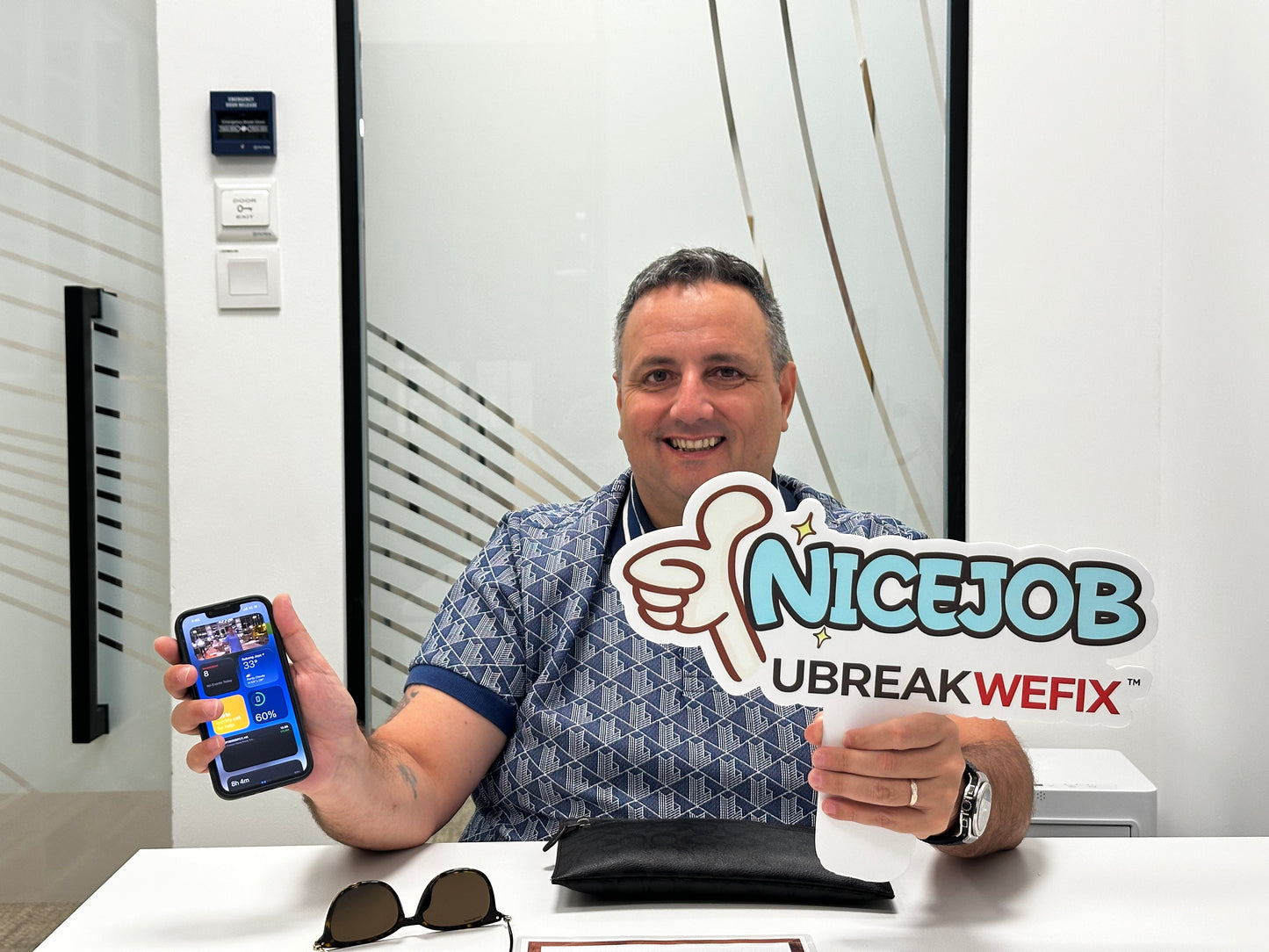 Apple iPhone Screen Damage Service / Repair / Replacement